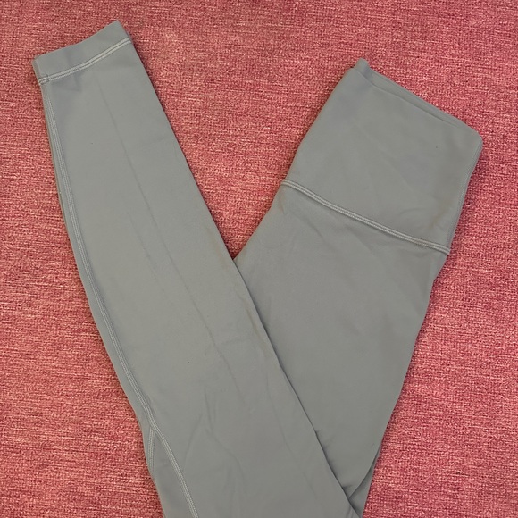 Lulu Lemon Align High Rise 28 Inch - Picture 3 of 4